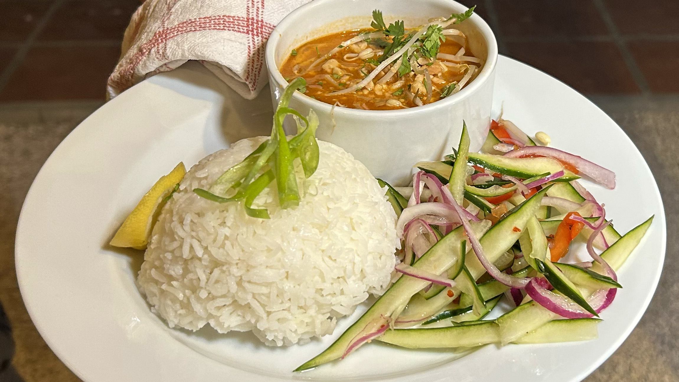 Sonrisa_Rotes_Curry_Teller